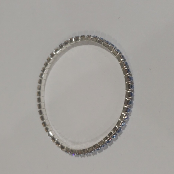 Elegant Silver tone Blue Color Stones Stretchy Bracelet Women's Fashion Jewelry - Picture 6 of 6